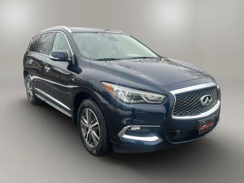 Used 2019 INFINITI QX60 Luxe w/ Essential Package image 3