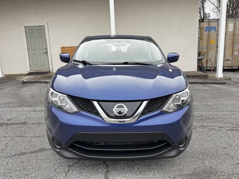 Used 2019 Nissan Rogue Sport S image 2