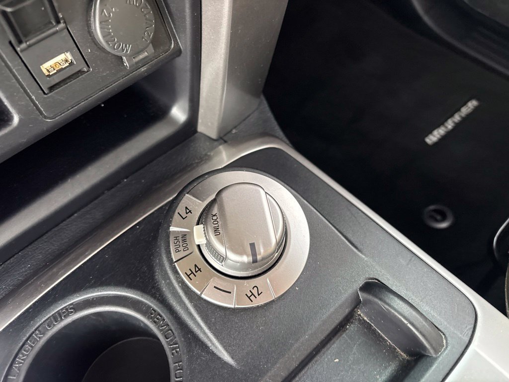 Used 2022 Toyota 4Runner SR5 AWD/4WD image 17