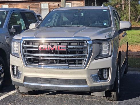 Used 2022 GMC Yukon SLT w/ SLT Luxury Package image 4