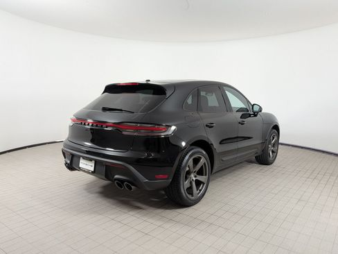 Certified 2026 Porsche Macan AWD/4WD image 9
