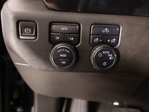 Used 2023 Chevrolet Silverado 1500 LT image 8