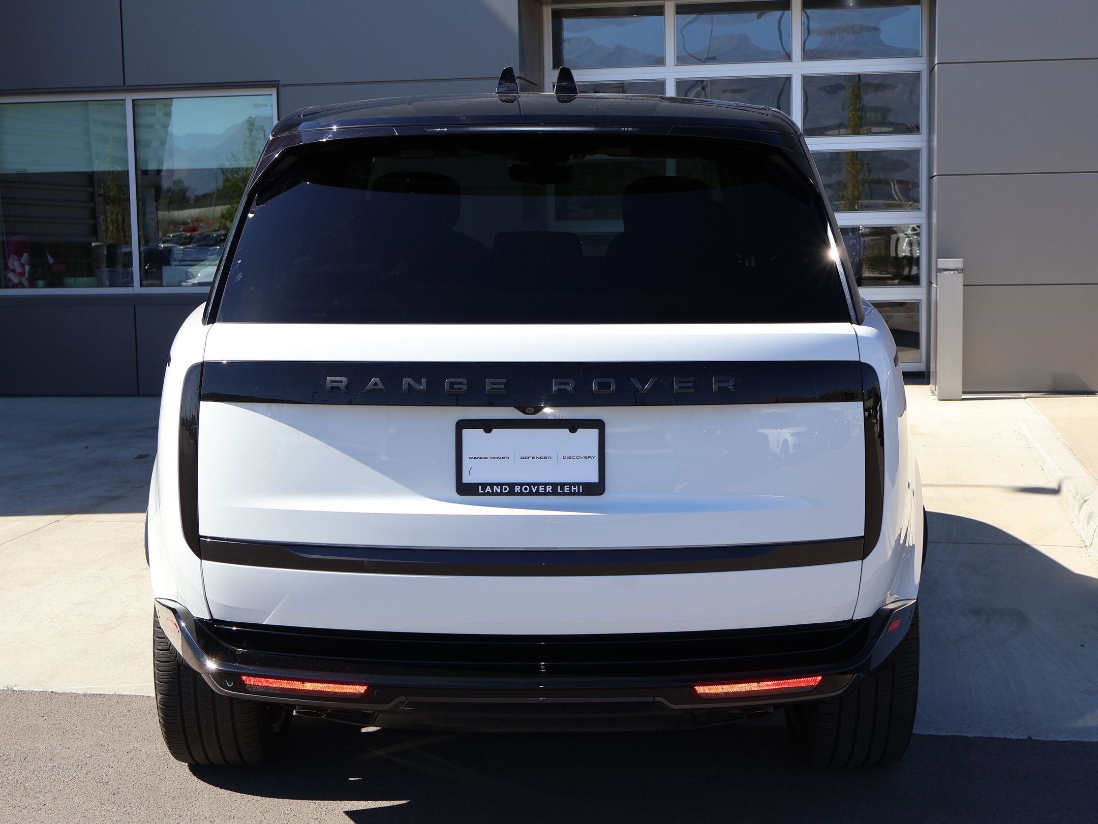 Certified 2024 Land Rover Range Rover Autobiography AWD/4WD image 9