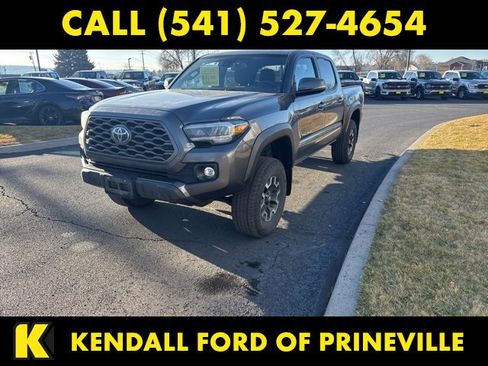 Used 2020 Toyota Tacoma TRD Off-Road image 4