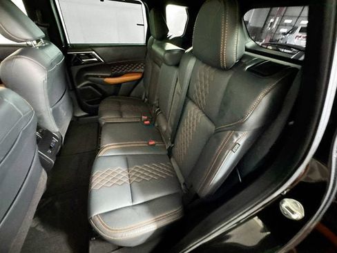 Used 2023 Mitsubishi Outlander SEL AWD/4WD image 22