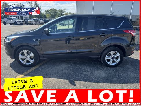 Used 2015 Ford Escape SE image 2