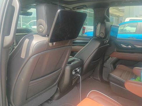 Used 2023 GMC Yukon Denali Ultimate AWD/4WD image 47