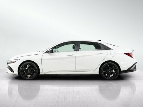 Used 2026 Hyundai Elantra SEL Sport Premium FWD image 2