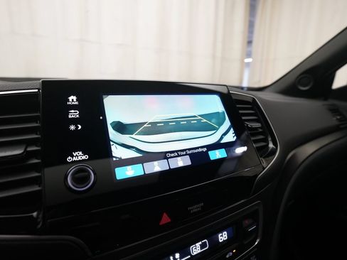 Certified 2025 Honda Passport EX-L image 20