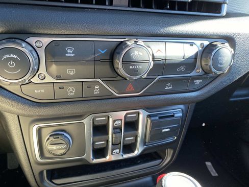 New 2026 Jeep Gladiator Sport image 10