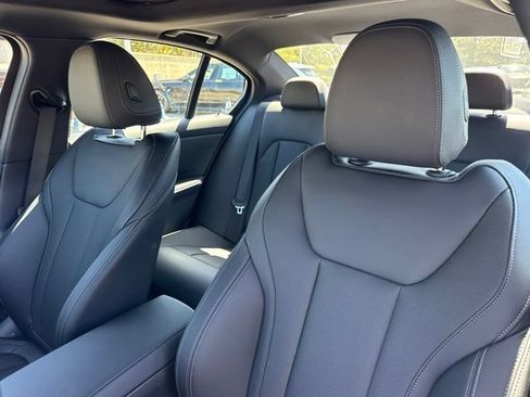 Used 2026 BMW 330i Sedan w/ M Sport Package RWD image 22