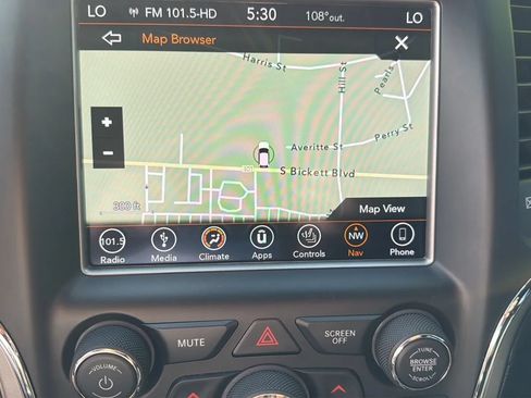 Used 2018 Jeep Grand Cherokee Altitude RWD image 14