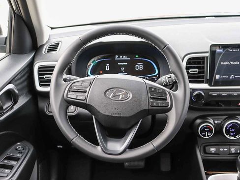 New 2026 Hyundai Venue SEL image 18
