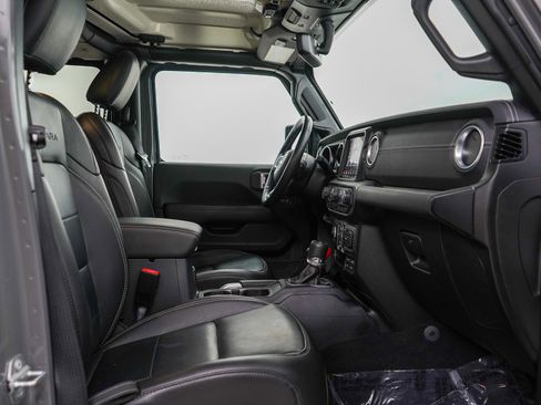 Used 2021 Jeep Wrangler Unlimited Sahara w/ Dual Top Group image 10