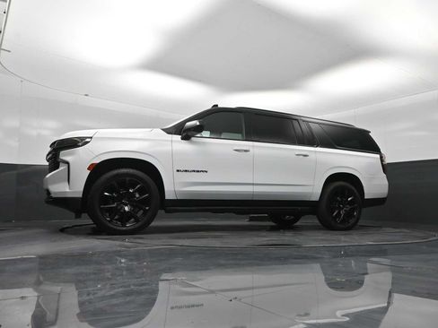 Used 2023 Chevrolet Suburban RST image 30
