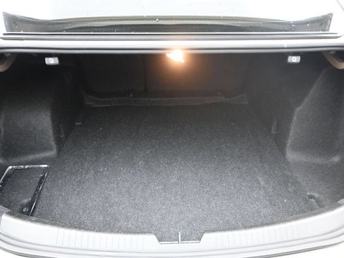 Used 2024 Chevrolet Malibu LS FWD image 17