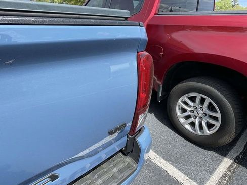 Used 2019 Toyota Tacoma TRD Sport image 14