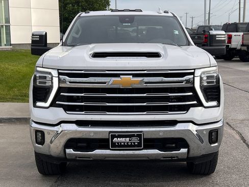 Used 2024 Chevrolet Silverado 2500 LTZ w/ LTZ Plus Package AWD/4WD image 8