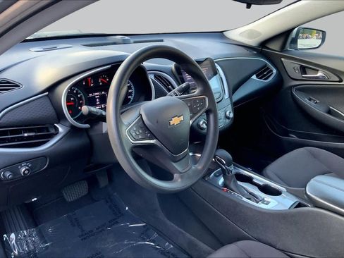 Used 2024 Chevrolet Malibu LT FWD image 17