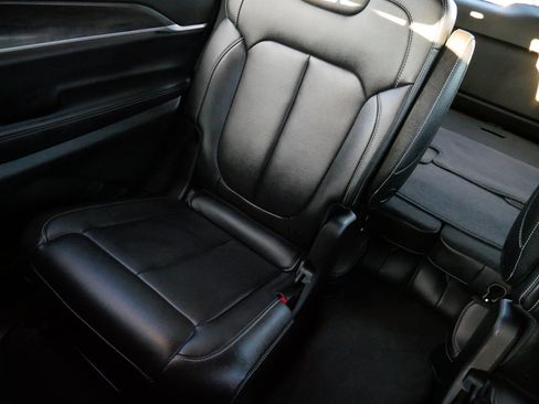 Used 2024 Jeep Grand Cherokee L Limited w/ Black Appearance Package image 13