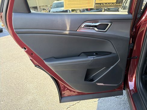 Used 2025 Kia Sportage SX image 22