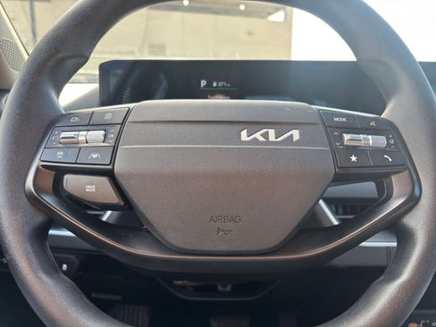 Used 2025 Kia K4 FWD image 27