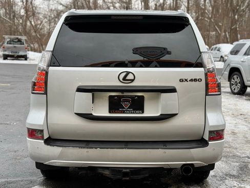 Used 2016 Lexus GX 460 image 4