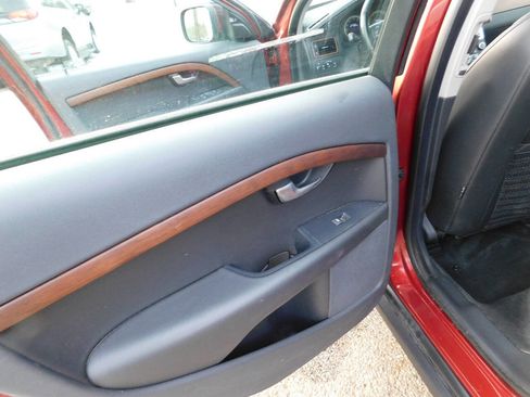 Used 2011 Volvo XC70 3.2 image 28