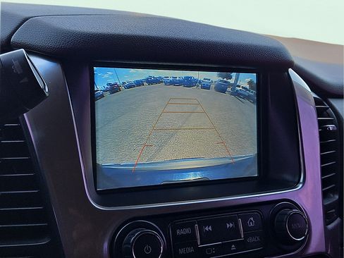 Used 2019 Chevrolet Suburban Premier AWD/4WD image 16