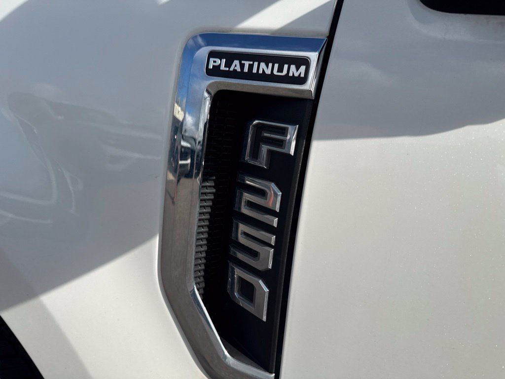 Used 2022 Ford F250 Platinum w/ FX4 Off-Road Package AWD/4WD image 12