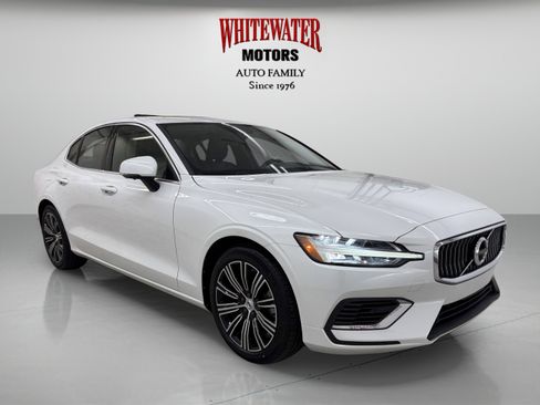 Used 2021 Volvo S60 T8 Inscription image 5