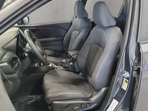 Used 2025 Subaru Forester Premium AWD/4WD image 22