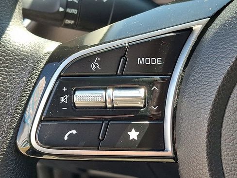 Used 2023 Kia Forte LXS image 21