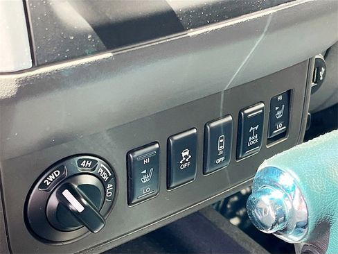 Used 2019 Nissan Frontier PRO-4X image 21