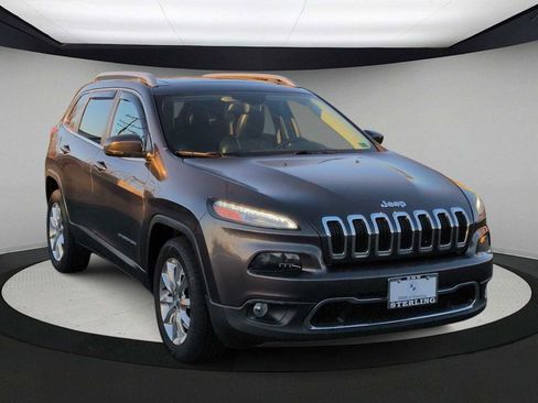 Used 2016 Jeep Cherokee Limited image 2
