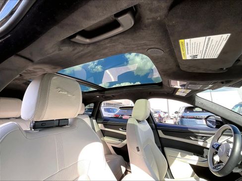 Used 2025 Jaguar F-PACE R-Dynamic S image 23