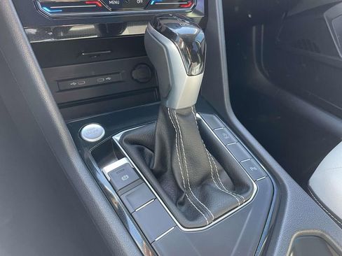 Used 2025 Volkswagen Taos SE w/ Panoramic Sunroof Package image 22