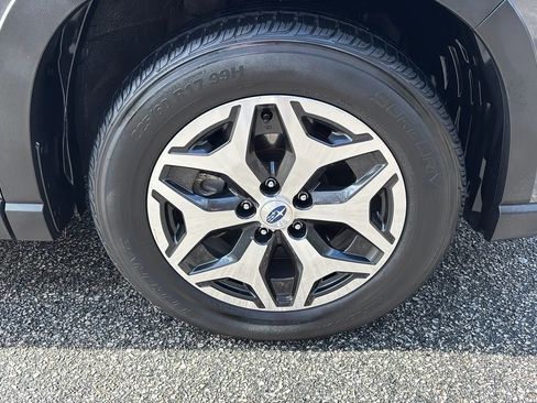 Used 2023 Subaru Forester Premium image 27