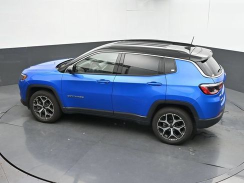 Used 2025 Jeep Compass Limited AWD/4WD image 41