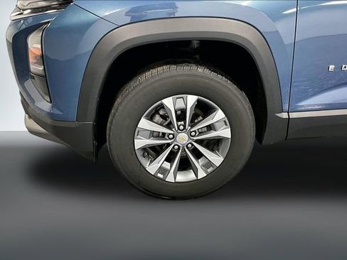 Used 2025 Chevrolet Equinox LT FWD image 28
