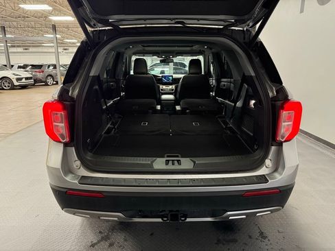 Used 2024 Ford Explorer XLT w/ Equipment Group 202A AWD/4WD image 22