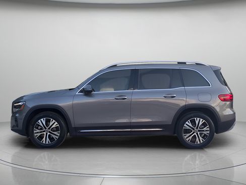 Used 2026 Mercedes-Benz GLB 250 w/ Exclusive Package image 43