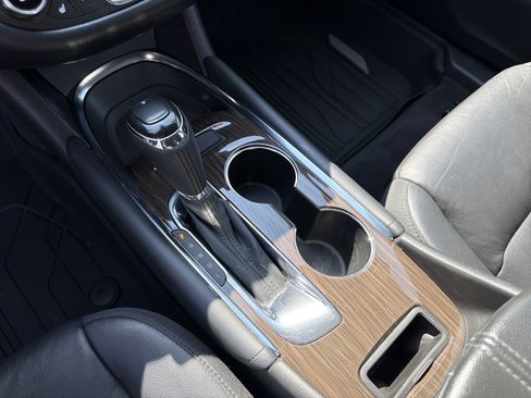 Used 2018 Chevrolet Malibu Premier image 28