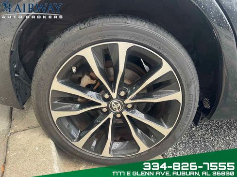 Used 2018 Toyota Corolla XSE image 35