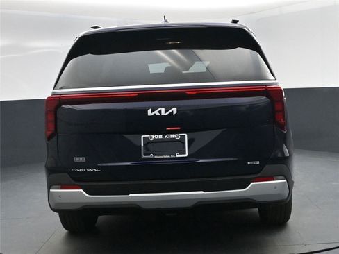 New 2026 Kia Carnival EX image 21