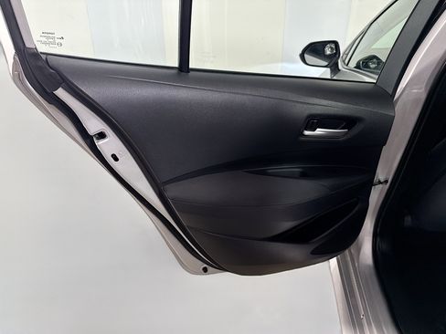 Used 2021 Toyota Corolla LE FWD image 25