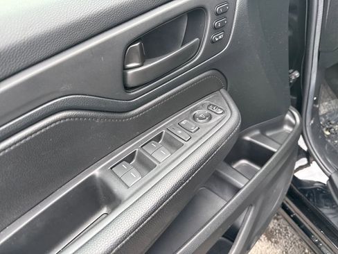 Used 2024 Honda Odyssey Sport image 12