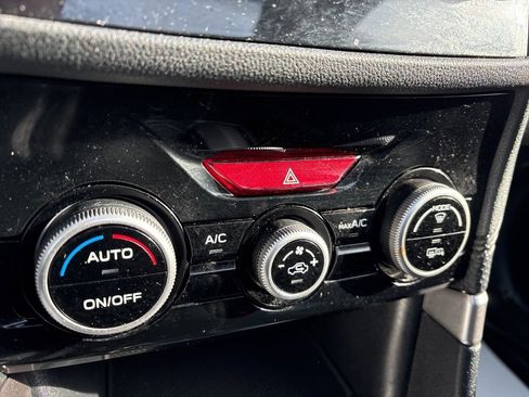 Used 2019 Subaru Forester Premium image 16