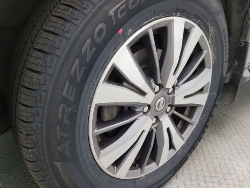 Used 2017 Nissan Pathfinder SL w/ Cargo Package image 31