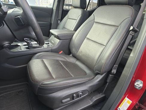 Used 2022 Chevrolet Traverse High Country image 41